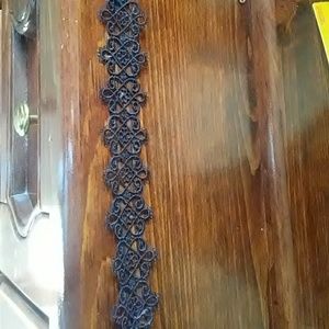 Black flower choker